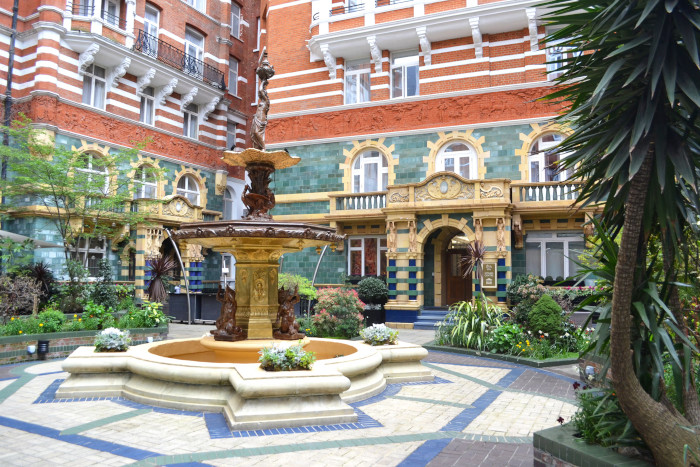 Kona at Taj 51 Buckingham Gate Suites and Residences Courtyard